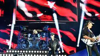 Scorpions İstanbul Konserinde: "Seni seviyoruz İstanbul"