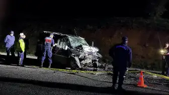Sivas'ta Trafik Kazası: 3 Kişi Hayatını Kaybetti, 2 Kişi Yaralandı