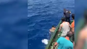 Türk Balıkçılar Malta Açıklarında 48 Göçmeni Kurtardı
