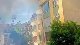 Tuzla'da Çatı Yangını Yandaki Apartmana Sıçradı