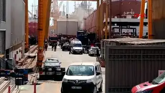 Tuzla'da Tersanede Gemi Yangını: Ekipler Seferber Oldu