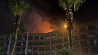 Alanya'da Bir Otelin Çatısında Yangın Çıktı