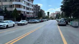 Ankara Çankaya'da Sürücünün Kontrolü Kaybetmesiyle 8 Araç Hasar Gördü