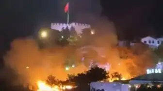 Ankara Kalesi Çevresindeki Otluk Alanda Yangın Çıktı