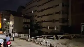 Bahçelievler'de İnşaat Temeli Sebebiyle 7 Katlı Binada Tahliye Paneli