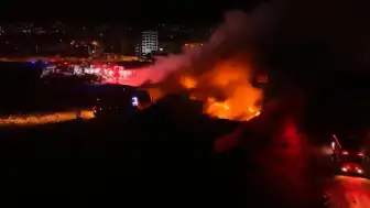 Bursa Yıldırım'da Geri Dönüşüm Tesisinde Yangın: Alevler Dronla Kaydedildi