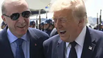Cumhurbaşkanı Erdoğan ABD Başkanı Trump'ı Ankara'da Karşıladı: Samimi Uçak Sohbeti