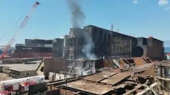İzmir Aliağa'daki Gemi Söküm Tesislerinde Yangın Çıktı