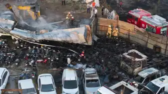 İzmir Bornova'da Yediemin Otoparkında Yangın: 62 Araç Kullanılamaz Hale Geldi
