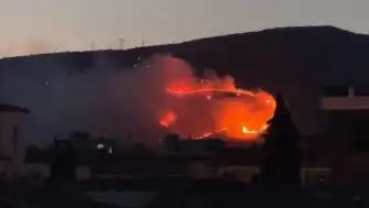 İzmir Çiğli'de Otluk Alanda Yangın Çıktı