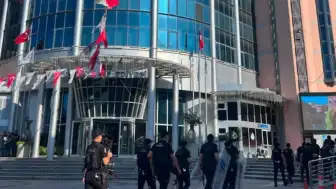 İzmit Belediye Başkanı Fatma Kaplan Hürriyet: "Ekşi yemedim, karnım ağrımaz"