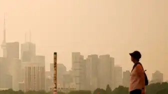 Kanada'daki Orman Yangınlarının Dumanları Toronto ve ABD Sınırına Ulaştı