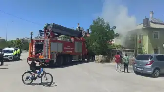 Konya'da Kilitli Dairede Mahsur Kalan 5 Çocuk Yangından Kurtarıldı