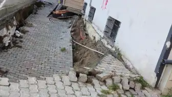 Küçükçekmece'de İnşaat Çalışması Sırasında Bina Bahçesinde Göçük: 29 Kişi Tahliye Edildi