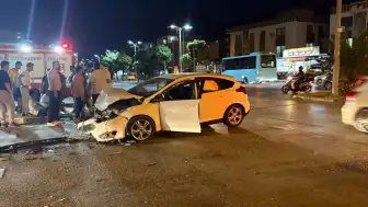 Manisa Yunusemre'de Trafik Kazası: 4 Yaralı