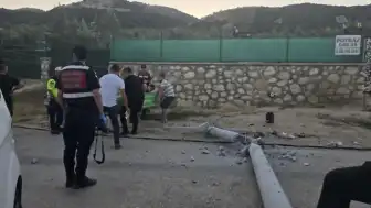 Mudanya'da Trafik Kazası Sonrası Yardım Etmek İsterken Elektrik Akımına Kapılan Genç Hayatını Kaybetti