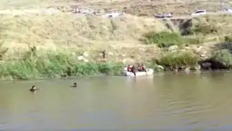 Muş Bulanık'ta Çaya Düşen İki Kardeşten Biri Hayatını Kaybetti, Diğeri Aranıyor