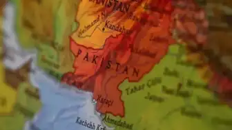 Pakistan'da Yolcu Otobüsü Uçuruma Yuvarlandı: 40 Can Kaybı