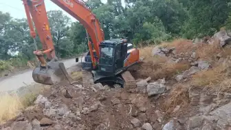 Sakarya'da İş Makinesiyle Define Kazısı Yapan 5 Şüpheli Yakalandı