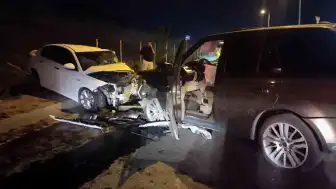 Sancaktepe'de Ters Yöne Giren Otomobilin Karıştığı Kazada 5 Yaralı