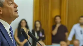Siyaset Kulisinde Hareketli Günler: Özgür Özel ve Ekibi Yeni Bir Parti Kurmaya Hazırlanıyor
