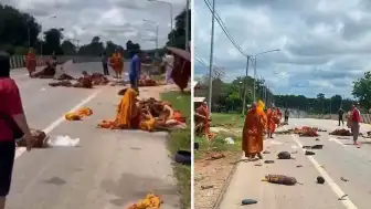 Tayland'da Kamyonetin Keşişlerin Arasına Dalması Sonucu 8 Kişi Öldü