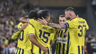 Fenerbahçe'de 3 Futbolcuyla Yollar Ayrılıyor