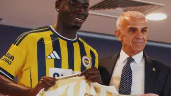 Fenerbahçe'de Yeni Transfer Kojo Peprah Oppong İçin İmza Töreni Düzenlendi