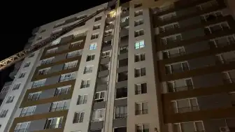 Kayseri'de Yangın Çıkan Binanın 13. Katından Düşen Kişi Hayatını Kaybetti