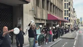 Belçika'da Gıda Yardımı İhtiyacı Artarken "Boş Tabak"larla Protesto Edildi