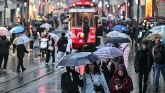 İstanbul'da Kuvvetli Yağış ve Fırtına Bekleniyor: İstanbul Valiliği'nden Saat Verildi