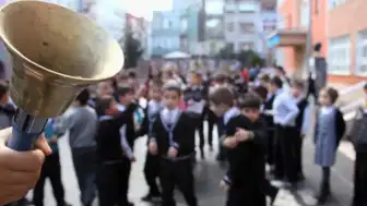 İstanbul'da Pazartesi Günü Okul Ders Saatleri Değişiyor