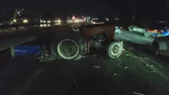 Manavgat'ta Trafik Kazası: Otomobil Traktöre Arkadan Çarptı, 2 Kişi Ağır Yaralandı