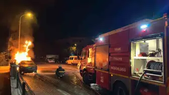 Uşak'ta Park Halindeki Otomobilde Yangın: Kundaklama Şüphesiyle Soruşturma Başlatıldı