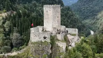 Yeni Çiftler İçin Popüler Balayı Rotaları Değişti: Rize'nin Yaylaları Öne Çıkıyor