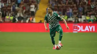 Berkan Kutlu, eski takımına karşı attığı golle Kocaelispor'u öne geçirdi