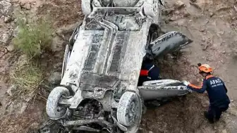 Siirt'te Trafik Kazası: Otomobil Ters Döndü, 3 Kişi Yaralandı