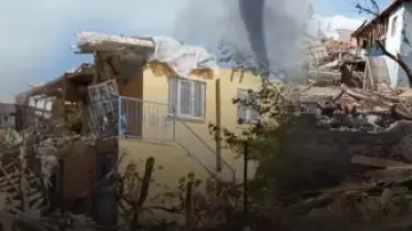 Çorum, Çankırı ve İzmir'de Hortum Felaketi: Evler Yıkıldı, Çatılar Uçtu
