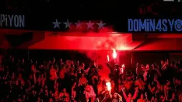 Galatasaray, 26. Şampiyonluğunu Rams Park'ta Taraftarıyla Kutladı