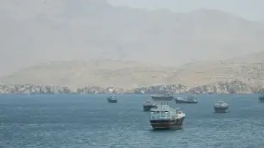 İran, Hürmüz Boğazı'ndan Gemi Geçişlerine İzin Verdiğini Açıkladı