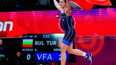 Milli Kadın Güreşçiler Avrupa Şampiyonası'nda 2 Altın Madalya Kazandı