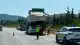İzmir'de İlginç Kaza: Otomobil Tekne Taşıyan Çekiciye Çarptı