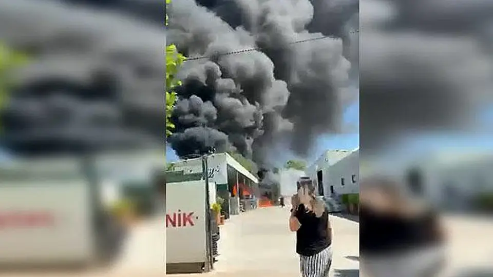 Bursa'da Bir İş Yerinde Yangın Çıktı