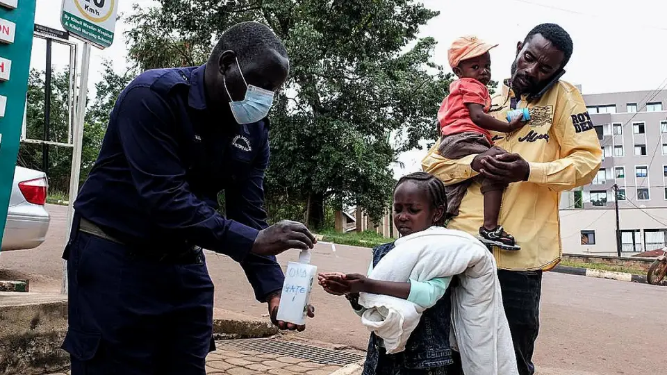 Demokratik Kongo Cumhuriyeti ve Uganda'da Ebola Salgını: 80'den Fazla Şüpheli Ölüm