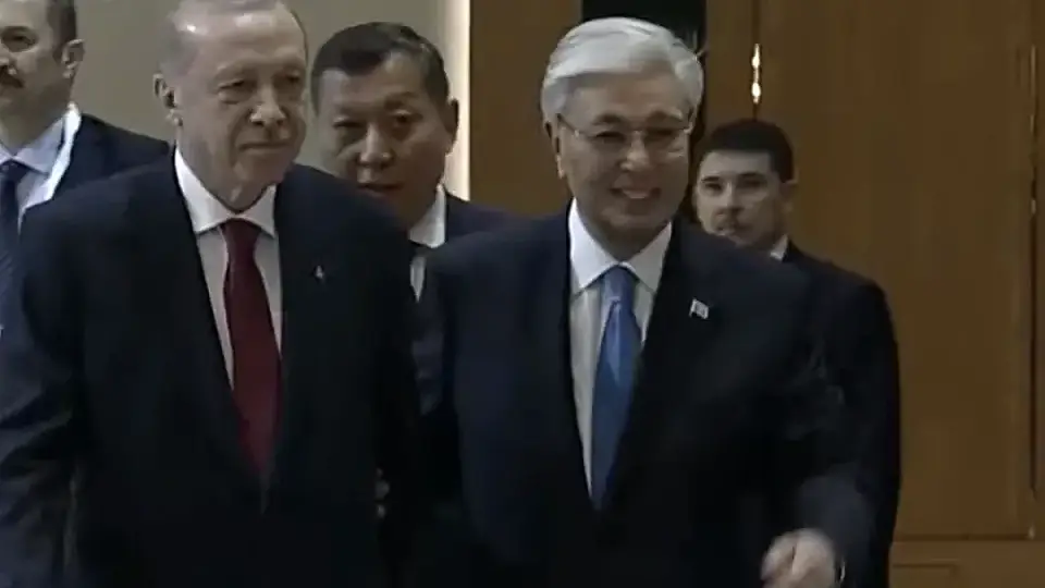 Erdoğan, Kazakistan'da Resmi Törenle Karşılandı