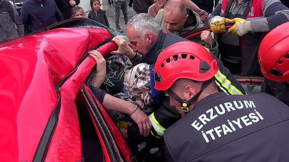 Erzurum'da Trafik Kazası: 5 Yaralı