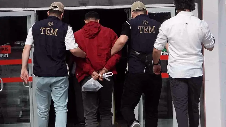 Eskişehir'de Kırmızı Bültenle Aranan Yabancı Uyruklu Şahıs Tutuklandı