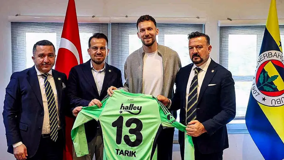 Fenerbahçe'de Tarık Çetin ile 3 Yıllık Yeni Sözleşme