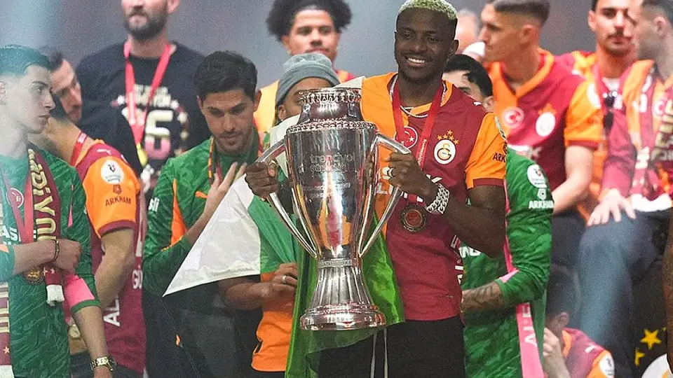 Galatasaray'dan Şampiyonluk Kutlaması: 'Dört Dörtlük Gece'