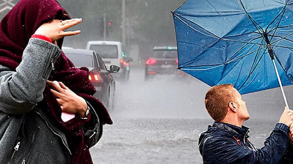 Meteoroloji'den Kuvvetli Yağış ve Fırtına Uyarısı: 39 İl İçin Sarı Kodlu Alarm